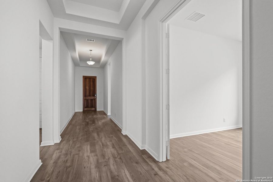 Spacious, unfurnished interior of a new home in Ladera 50', San Antonio (Image 21). Spacious, unfurnished interior of a new home in Ladera 50', San Antonio (Image 21).