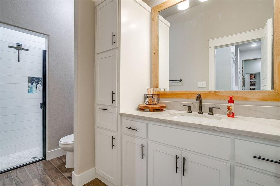 Furnished interior view inside a new home in , Weatherford (Image 8).