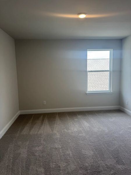 Spacious, unfurnished interior of a new home in Cades Bluff, Lebanon (Image 20).