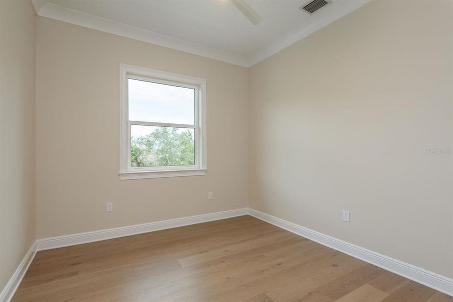 Spacious, unfurnished interior of a new home in , Tarpon Springs (Image 29).