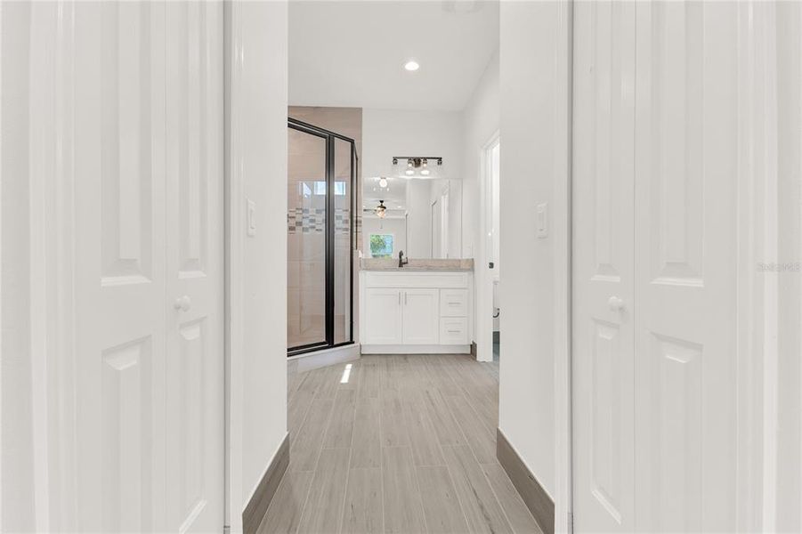 Furnished interior view inside a new home in , Kissimmee (Image 8).