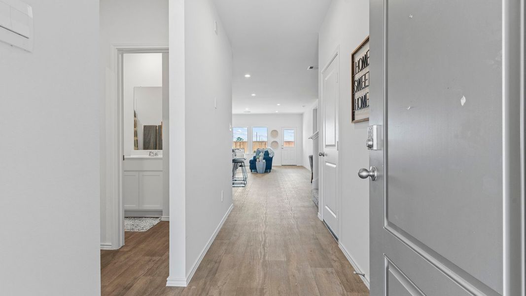 Spacious, unfurnished interior of a new home in Tamarron, Fulshear (Image 20).