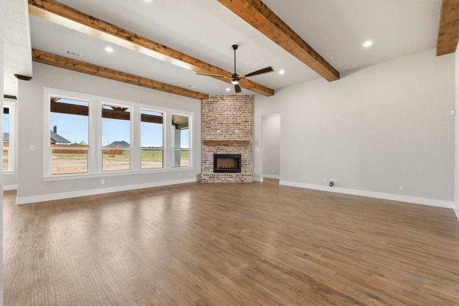 Spacious, unfurnished interior of a new home in , Waxahachie (Image 24).