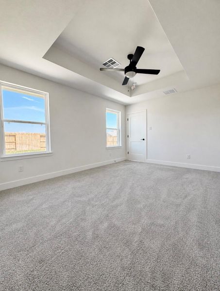 Spacious, unfurnished interior of a new home in River Ranch Trails, Dayton (Image 15).