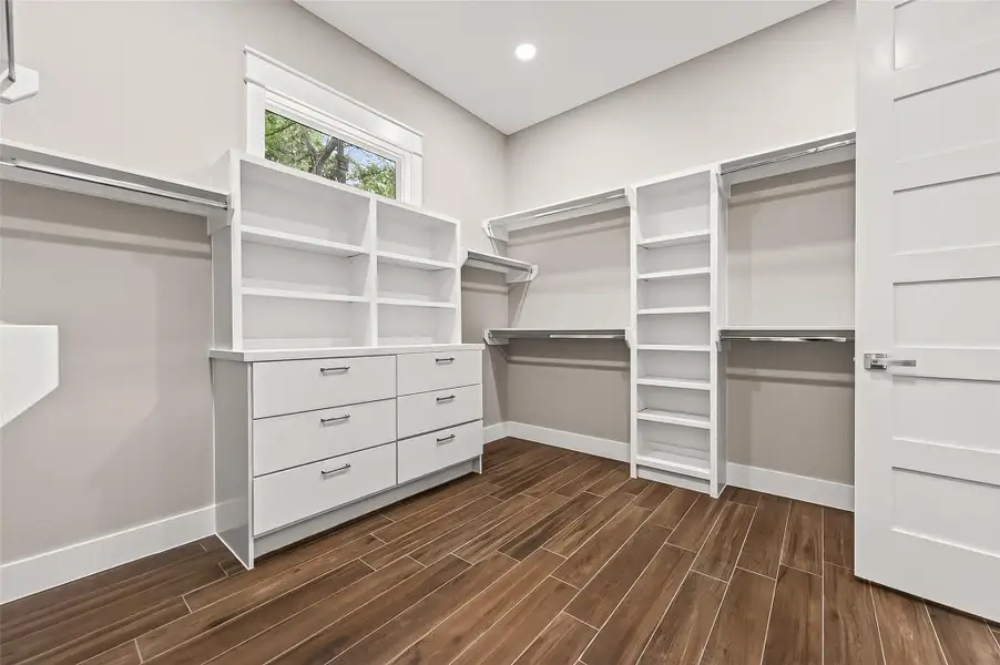 Image 43 of a home in .