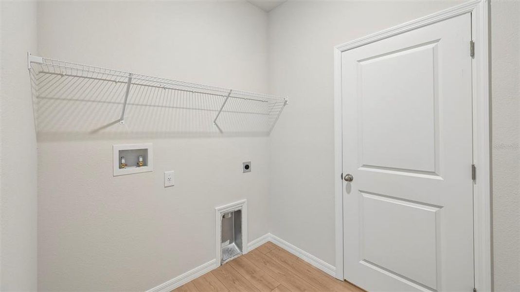 Spacious, unfurnished interior of a new home in Oakfield Trails, Parrish (Image 23).