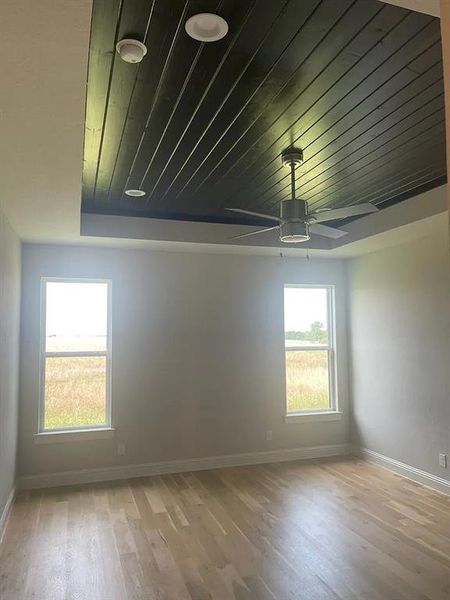 Spacious, unfurnished interior of a new home in , Lipan (Image 11).