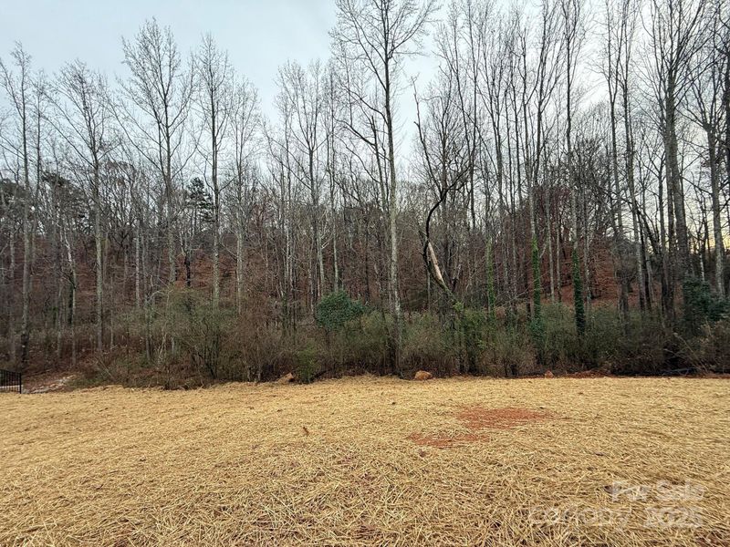 Image 23 of a home in Robinson Oaks.