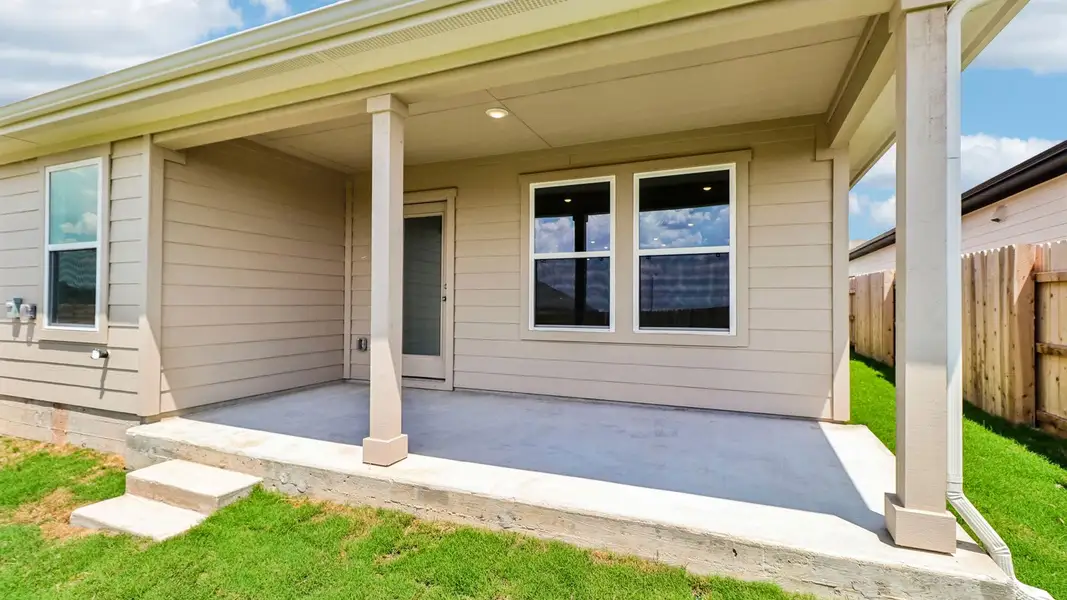 Exterior details and patio area of a home in Briarwood, Elgin (Image 16).