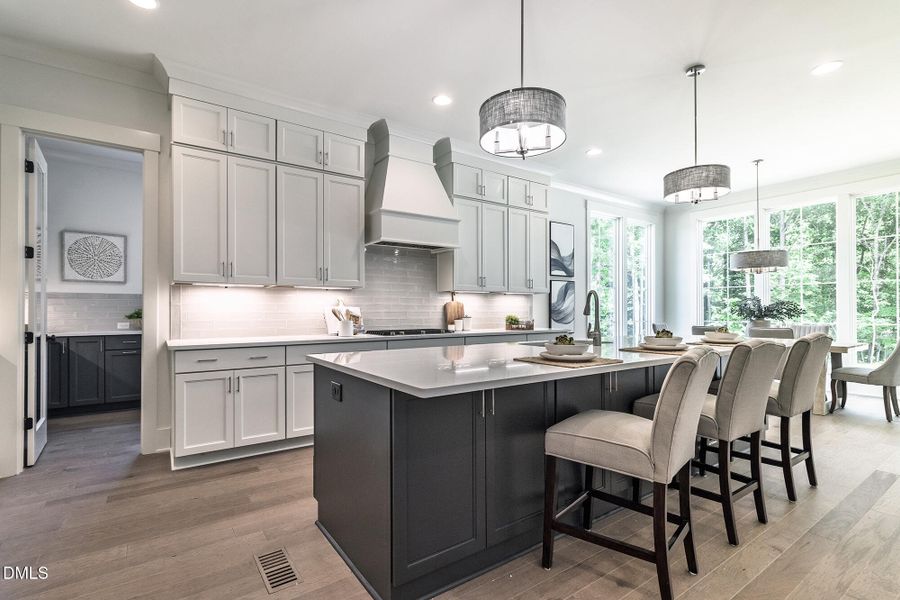 300_MEADOW_WALK_DR_INTERIOR_12