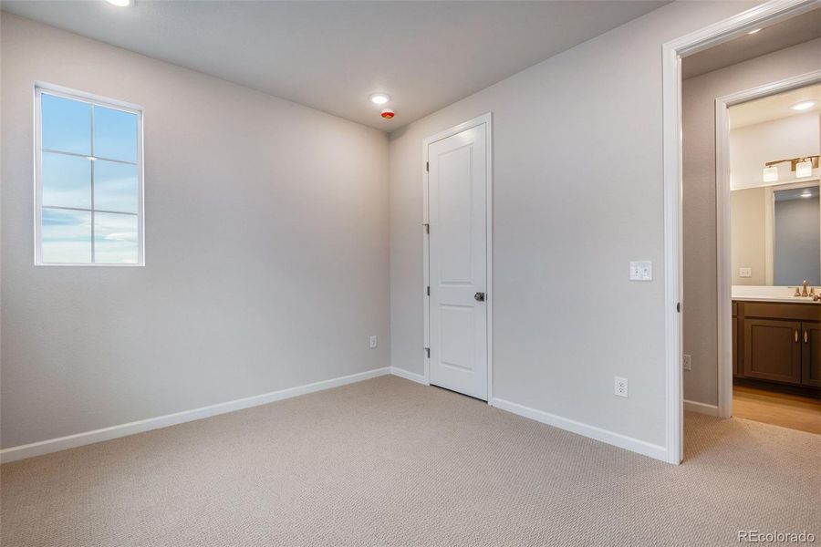 Spacious, unfurnished interior of a new home in Painted Prairie, Aurora (Image 36).
