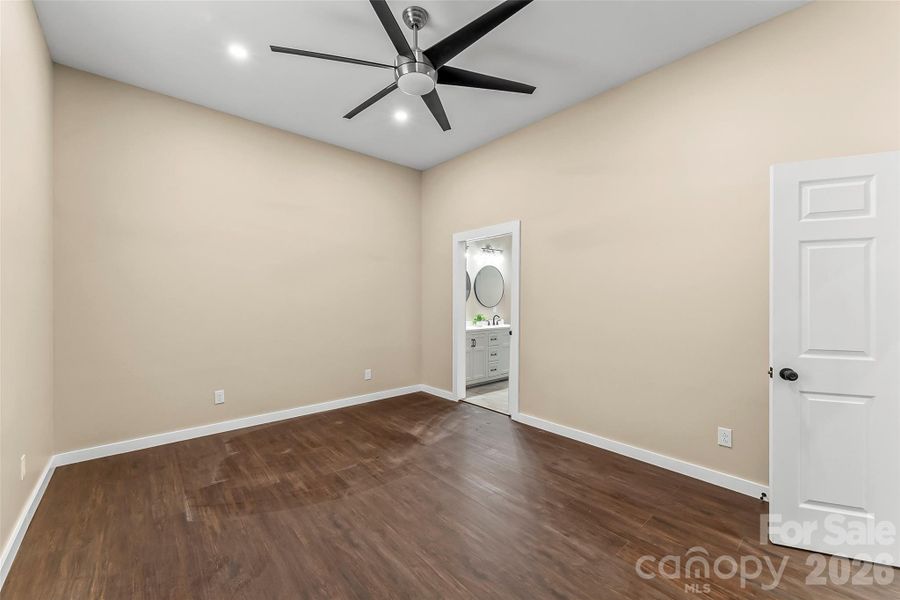 Spacious, unfurnished interior of a new home in , Lenoir (Image 12).
