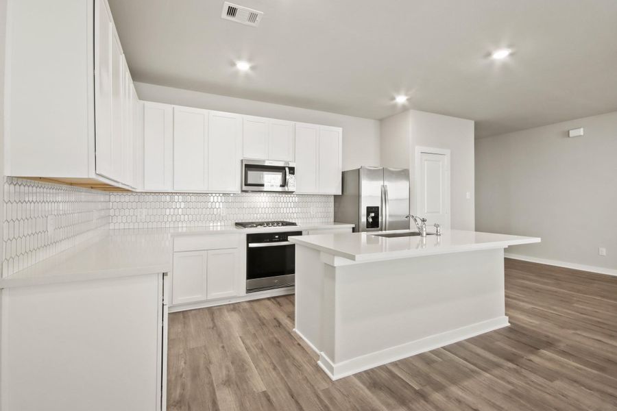 Furnished interior view inside a new home in Westridge Cove, Conroe (Image 12). Furnished interior view inside a new home in Westridge Cove, Conroe (Image 12).