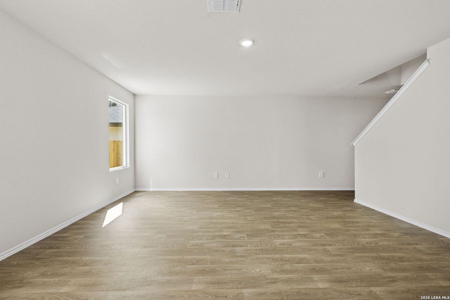 Spacious, unfurnished interior of a new home in Spring Valley, New Braunfels (Image 21).