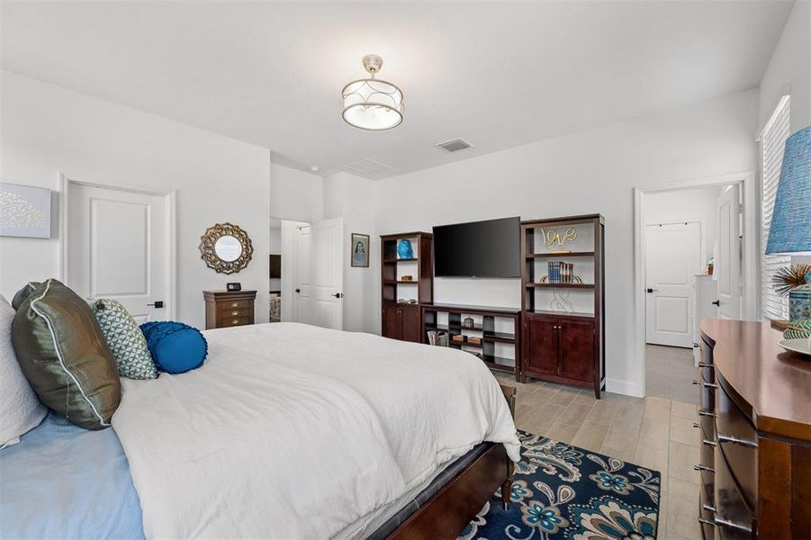 Furnished interior view inside a new home in , Clermont (Image 23).