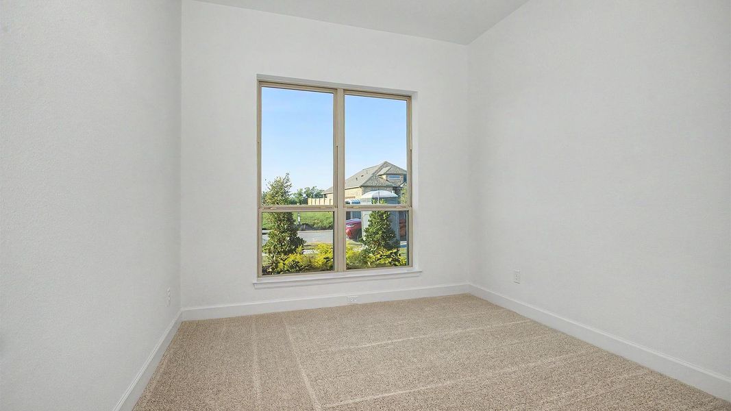 Spacious, unfurnished interior of a new home in Valencia, Manvel (Image 9).