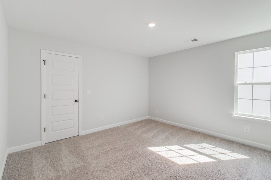 Spacious, unfurnished interior of a new home in Pebble Branch, Chapin (Image 41).