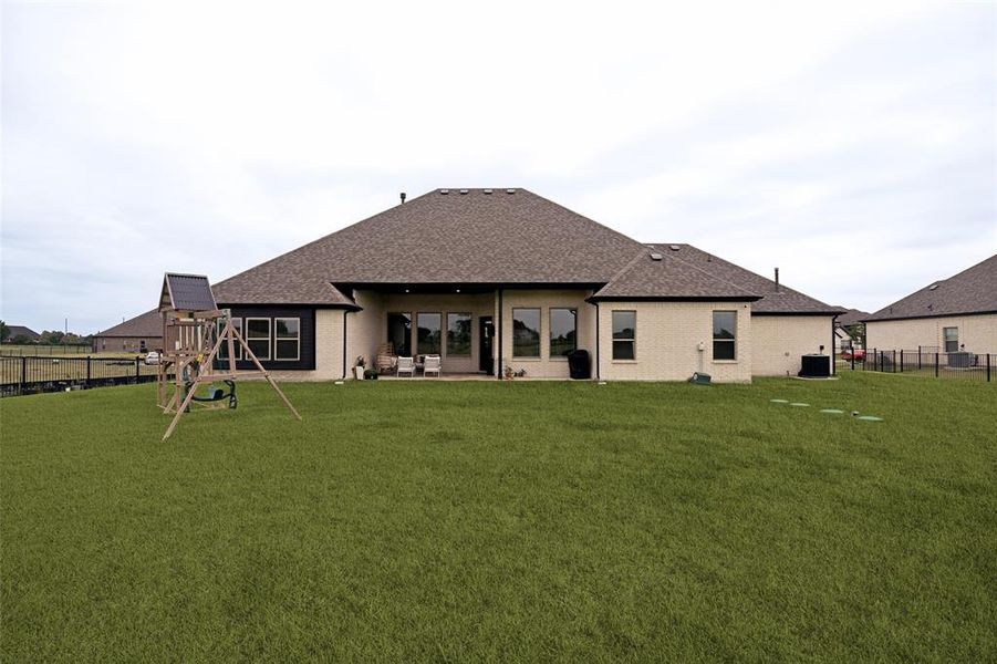 Exterior details and patio area of a home in , McLendon-Chisholm (Image 4). Exterior details and patio area of a home in , McLendon-Chisholm (Image 4).