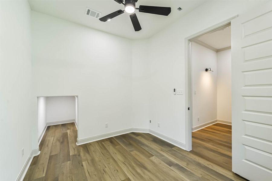 Spacious, unfurnished interior of a new home in , Tomball (Image 21). Spacious, unfurnished interior of a new home in , Tomball (Image 21).