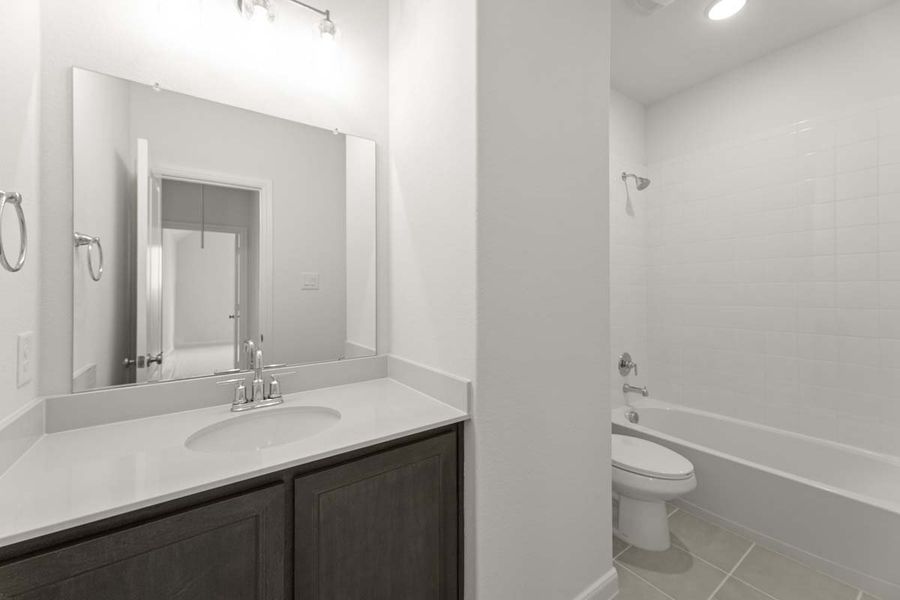 Furnished interior view inside a new home in Park Hills, Rockwall (Image 13). Furnished interior view inside a new home in Park Hills, Rockwall (Image 13).