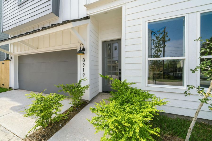 Exterior details and patio area of a home in , Houston (Image 3).
