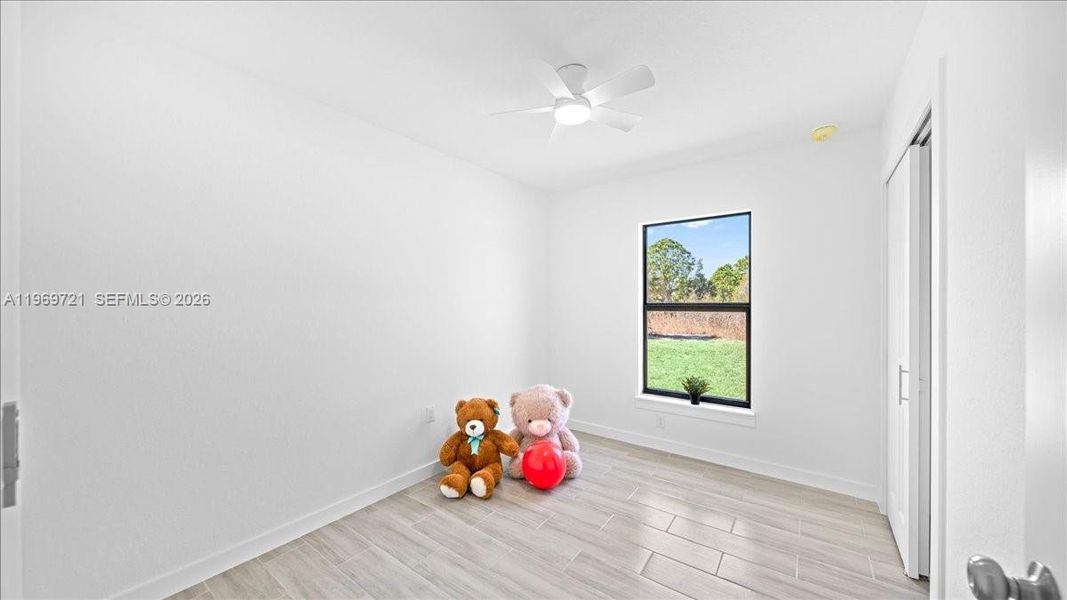 Spacious, unfurnished interior of a new home in , Lehigh Acres (Image 16).