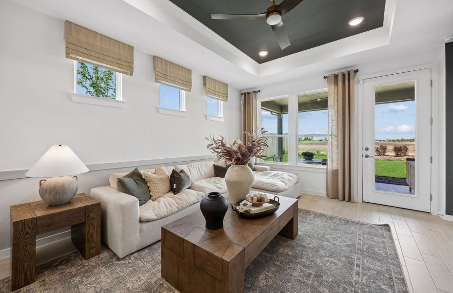 Representative furnished interior of a home built from the Hallmark by Del Webb in Del Webb Sugar Land at Ryehill, Rosenberg (Image 6).