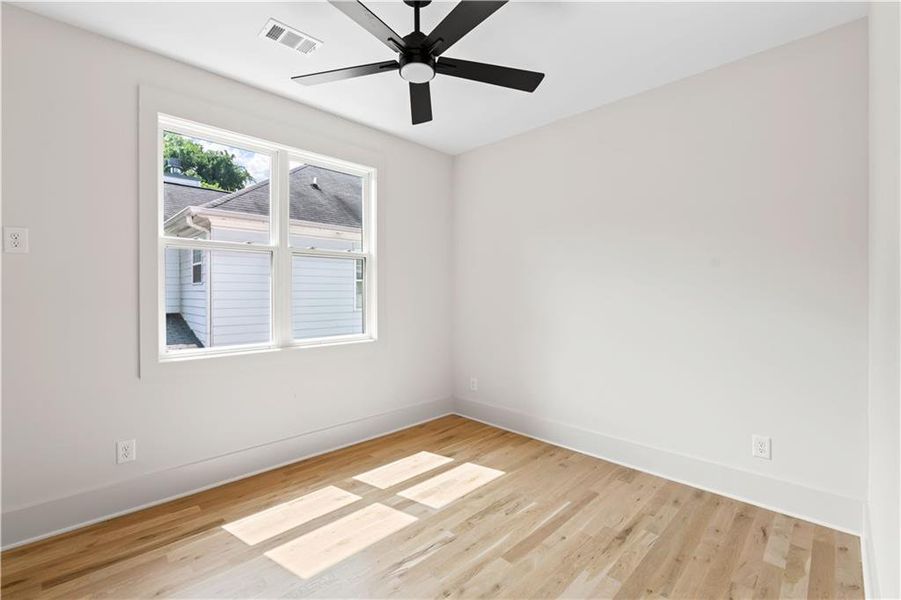 Spacious, unfurnished interior of a new home in , Atlanta (Image 19).