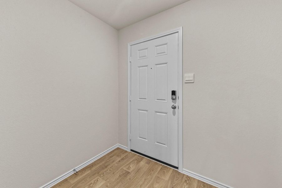 Spacious, unfurnished interior of a new home in Sunset Oaks, Maxwell (Image 14).
