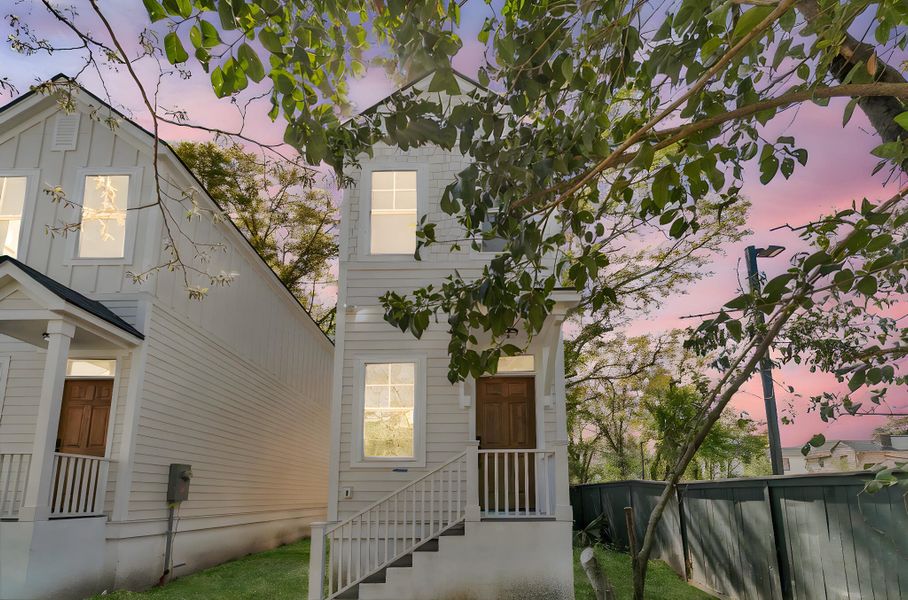 Exterior details and patio area of a home in , Charleston (Image 22).