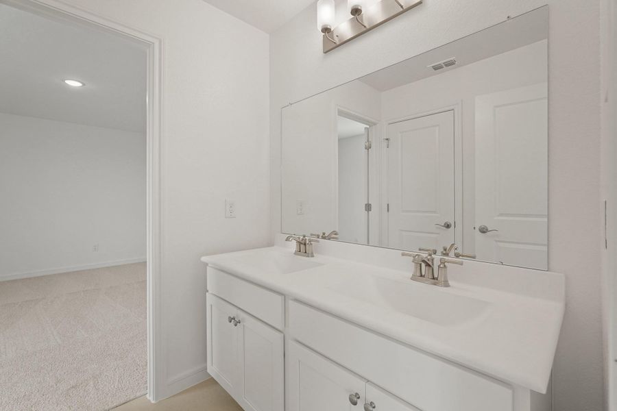 Bedroom 2/3 bath Bedroom 2/3 bath