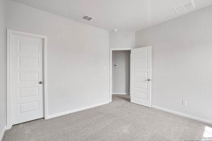Spacious, unfurnished interior of a new home in Melissa Ranch, San Antonio (Image 14). Spacious, unfurnished interior of a new home in Melissa Ranch, San Antonio (Image 14).
