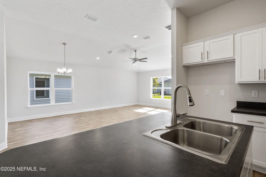 Spacious, unfurnished interior of a new home in Summerglen, Jacksonville (Image 21).