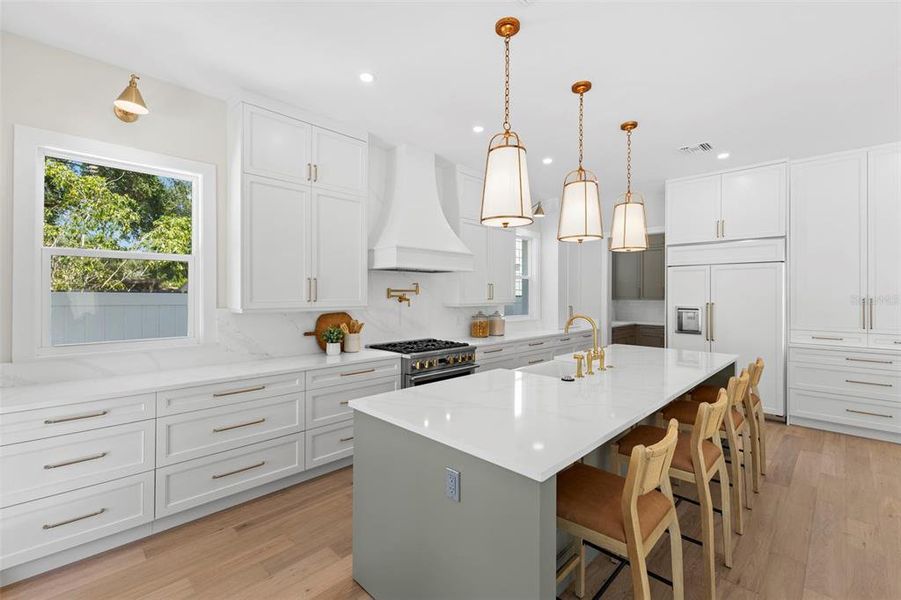 Furnished interior view inside a new home in , St. Petersburg (Image 38).