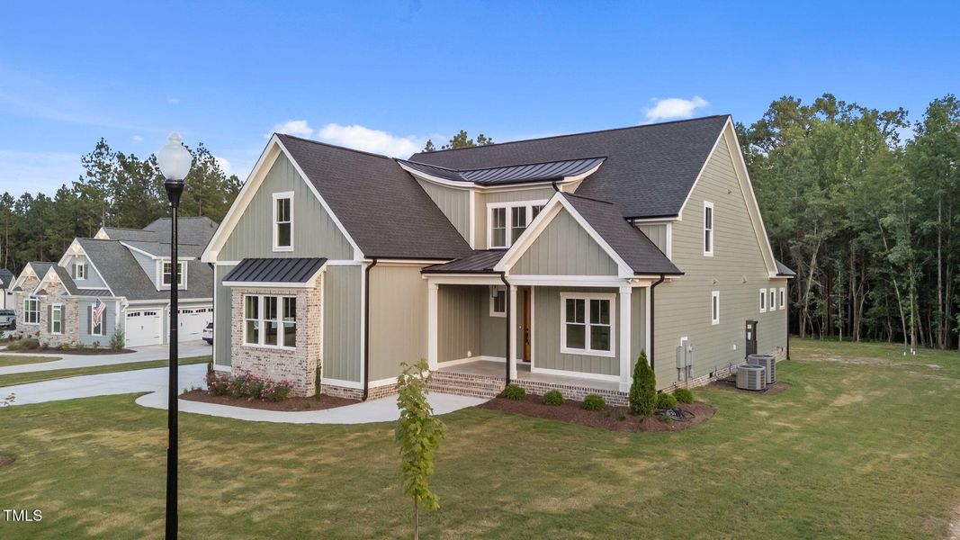 large-0198fb3b-f895-7197-89d8-0cefdea822