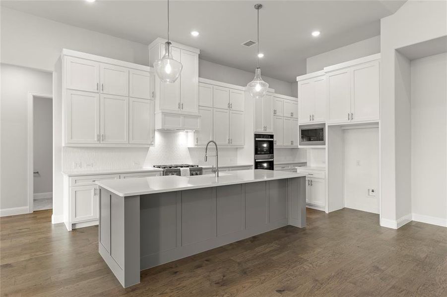 12. 1531 Fairmont - Kitchen (2) 12. 1531 Fairmont - Kitchen (2)