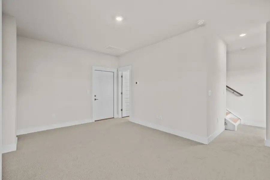 Spacious, unfurnished interior of a new home in Harbor Oaks Marina, Myrtle Beach (Image 32). Spacious, unfurnished interior of a new home in Harbor Oaks Marina, Myrtle Beach (Image 32).