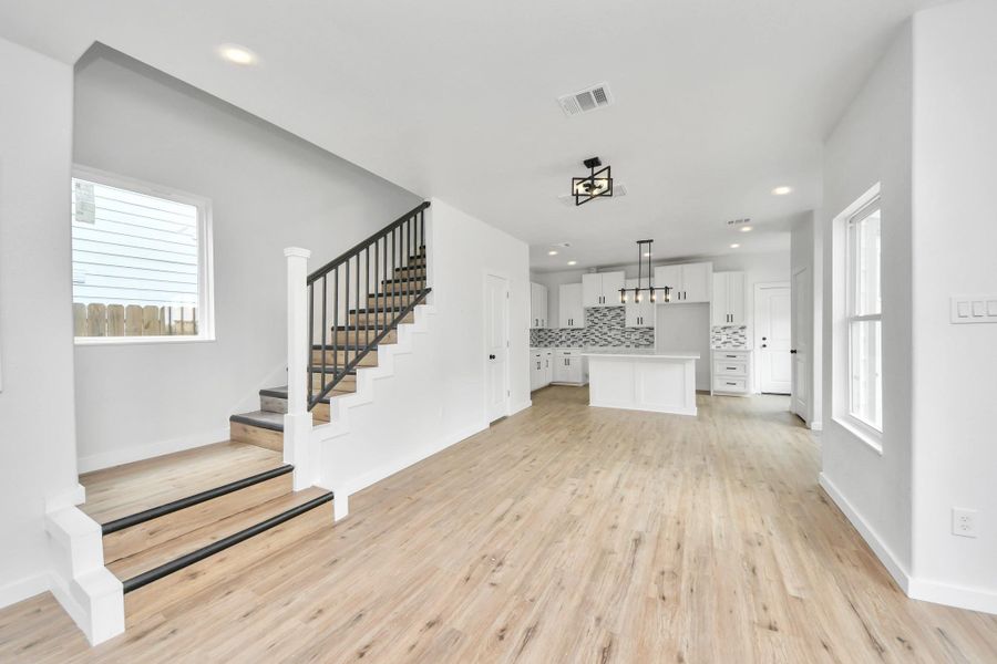 Spacious, unfurnished interior of a new home in , Houston (Image 26).