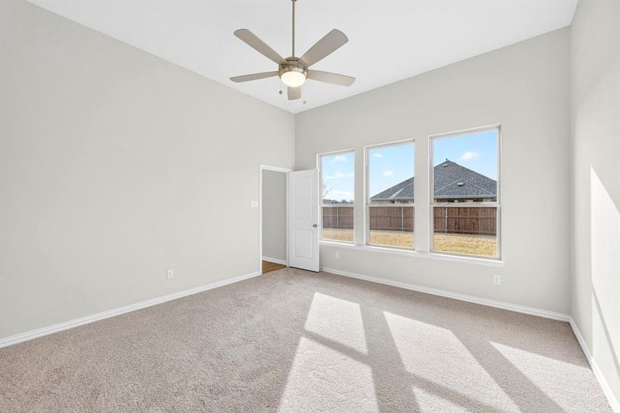 Spacious, unfurnished interior of a new home in Lily Creek at Sutton Fields, Aubrey (Image 35). Spacious, unfurnished interior of a new home in Lily Creek at Sutton Fields, Aubrey (Image 35).