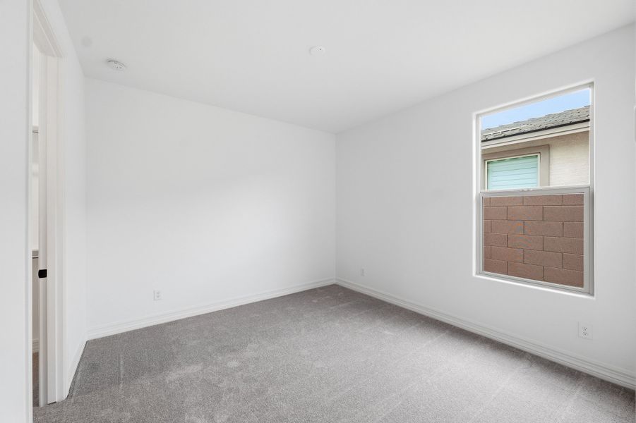 Spacious, unfurnished interior of a new home in Artisan at Asante, Surprise (Image 26).