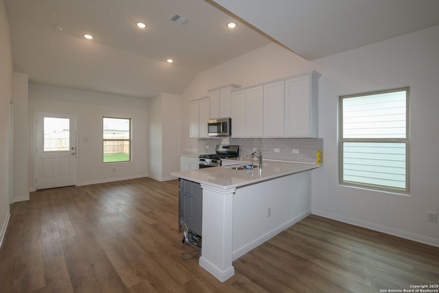 Furnished interior view inside a new home in Winding Brook, San Antonio (Image 6). Furnished interior view inside a new home in Winding Brook, San Antonio (Image 6).