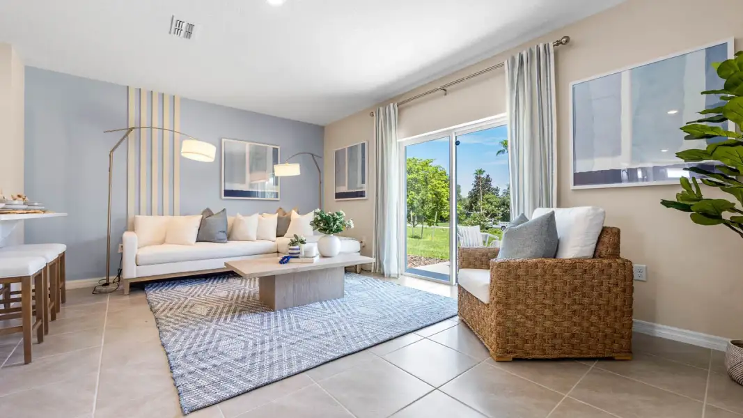 Representative furnished interior of a home built from the Pearson by D.R. Horton in Hawthorne Ranch Townhomes, Lakeland (Image 18).
