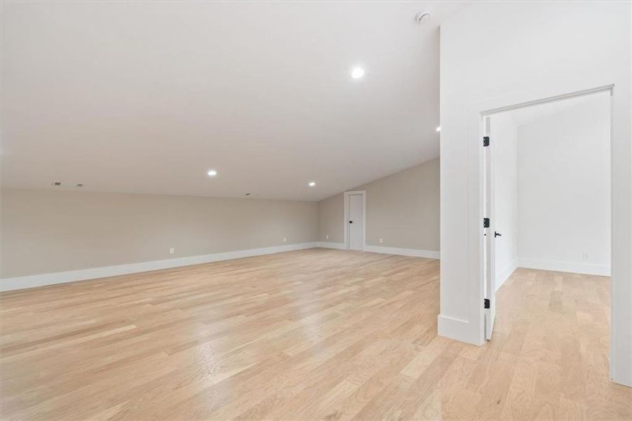 Spacious, unfurnished interior of a new home in , Bremen (Image 22).