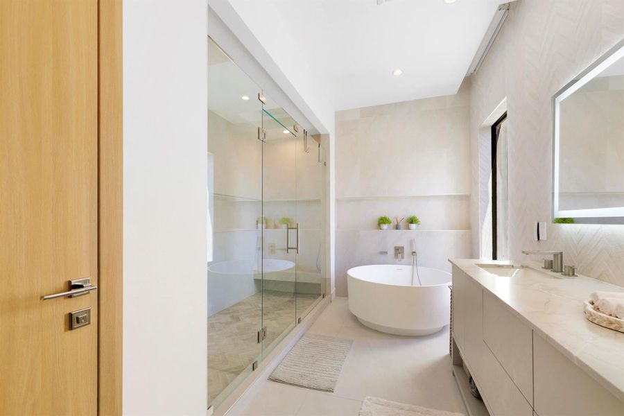 Furnished interior view inside a new home in , Fort Lauderdale (Image 44).