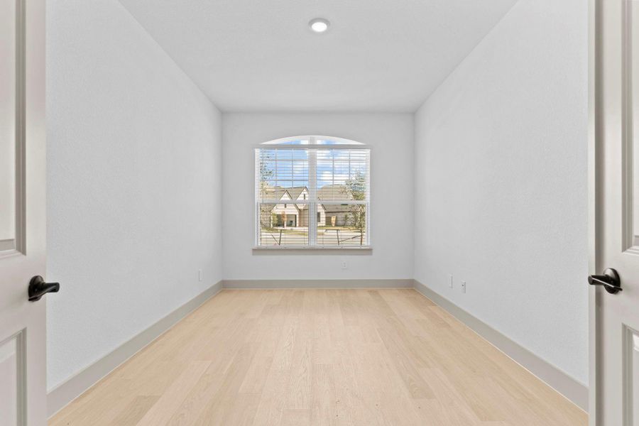 Spacious, unfurnished interior of a new home in Westland Ranch 60' Homesites, League City (Image 11).
