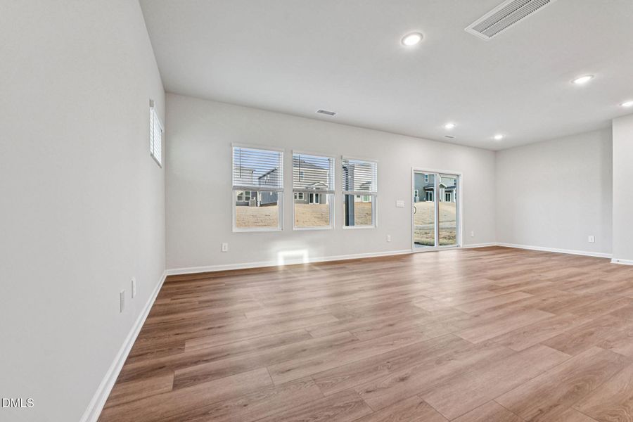 7-web-or-mls-Raleigh - Oak Manor - 909 G