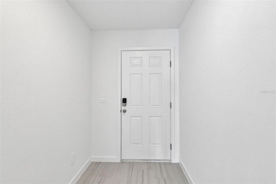 Spacious, unfurnished interior of a new home in , Palm Coast (Image 11).