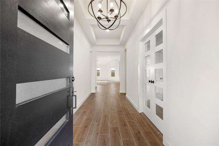 Spacious, unfurnished interior of a new home in Ashland, Angleton (Image 14).