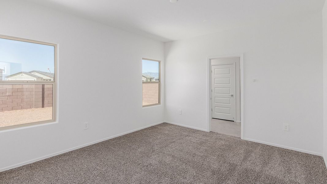 Spacious, unfurnished interior of a new home in Hanson Ridge, Vail (Image 22).