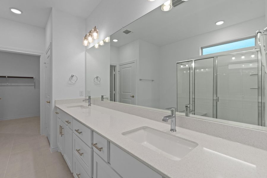 Furnished interior view inside a new home in Del Webb Fulshear, Fulshear (Image 8). Furnished interior view inside a new home in Del Webb Fulshear, Fulshear (Image 8).